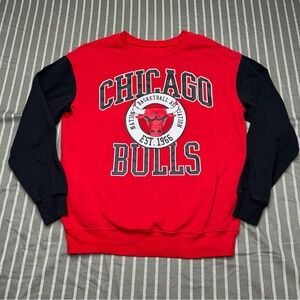 NBA Chicago Bulls Sweatshirt Mens Small Long Sleeve Fleece Red & Black